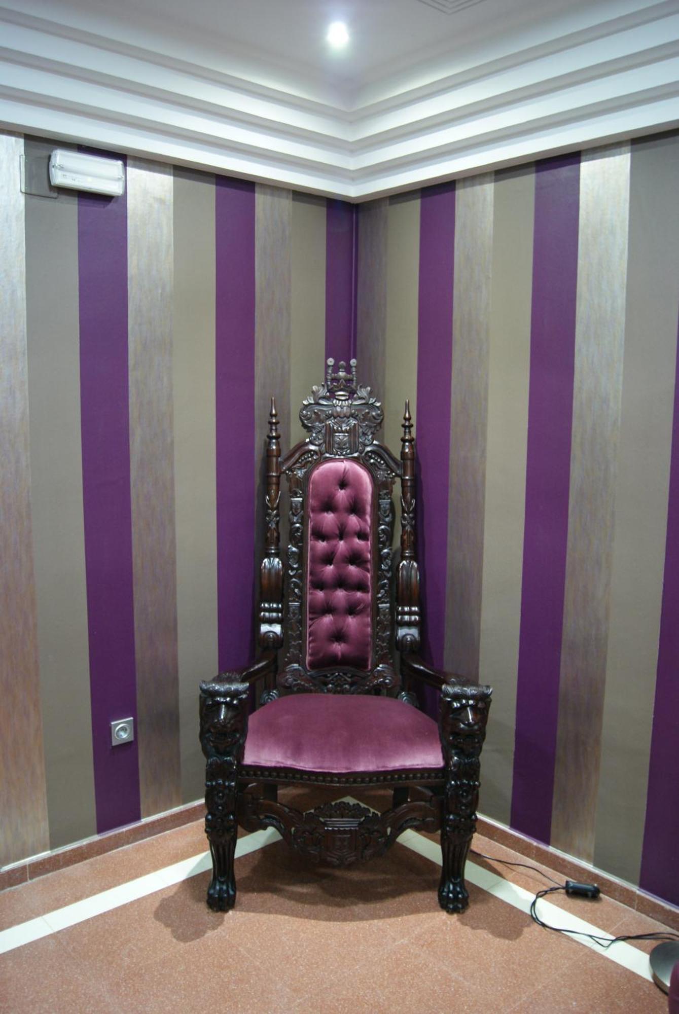 Dona Luisa 3*